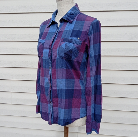 🪻Small Blue and Purple Plaid Cozy Button Up Blouse, Great Condition! Vibrant! - Picture 4 of 9